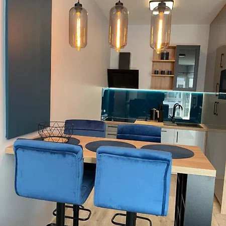 Elegance Blue W Let's Sea Basen&spa Apartment *