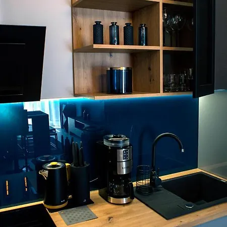 Elegance Blue W Let's Sea Basen&spa Apartment *